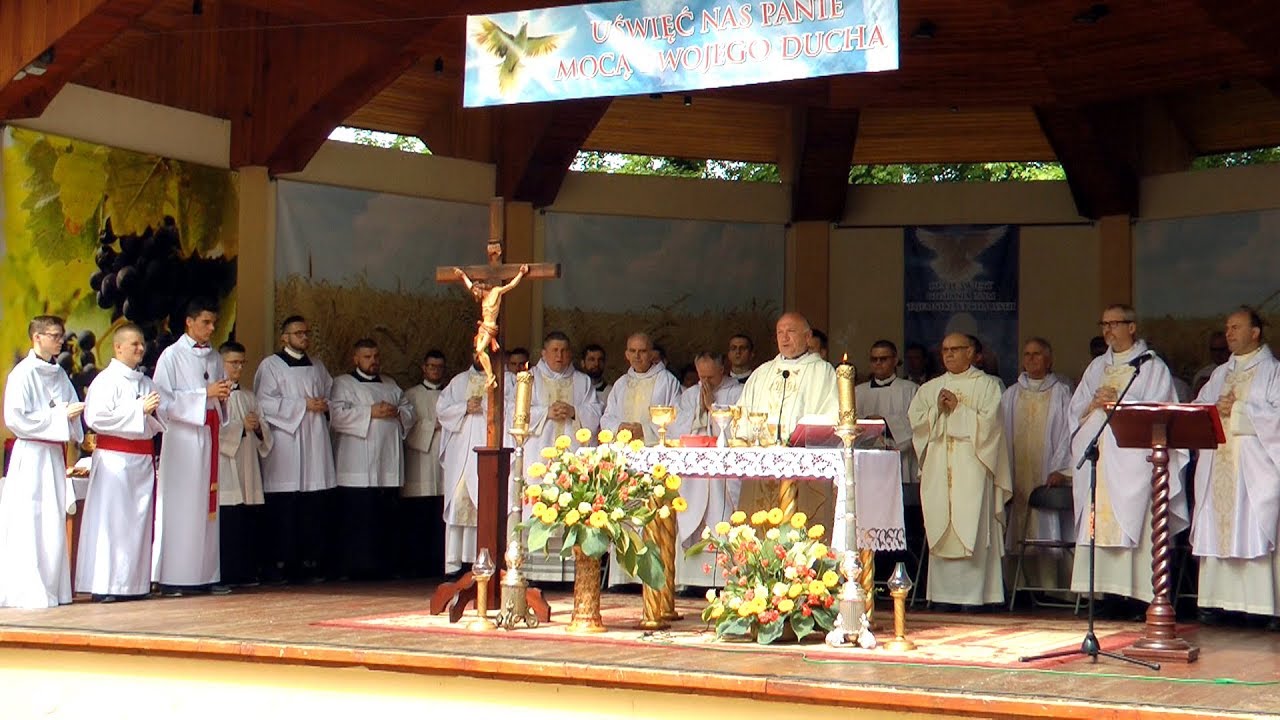 Boże  Ciało  - Tuchów  2019 r. -  cz 1 -  Msza św. w amfiteatrze.