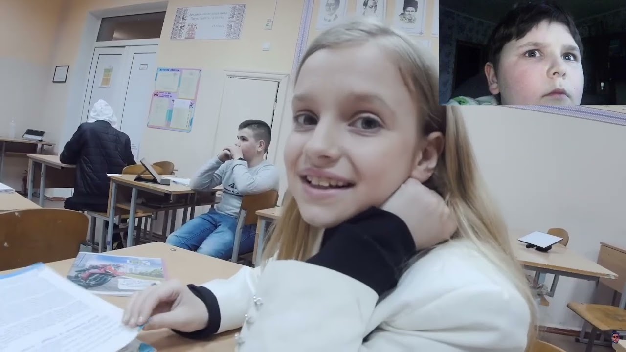 ШКОЛА 1! ВЛЮБМЛСЯ В ОДНОКЛАСНИЦУ РЕАКЦИЯ!