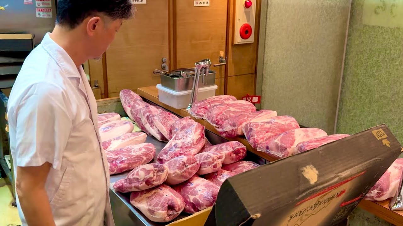 【東京】朝8時開店！麺６００gの爆盛り極厚チャーシューで話題の行列“朝ラーメン”で客が参りました