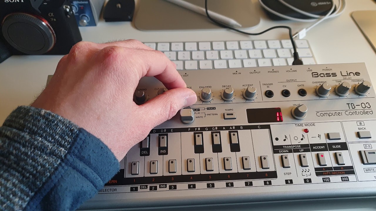 TB-303 Blade Intro | Tb-03 with logic pro x plugins