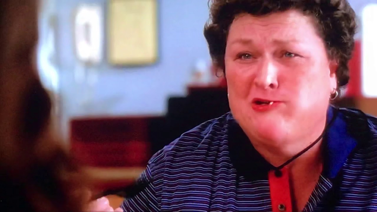 Glee: Coach Beiste&rsquo;s Big Bowl of Pasta (303)