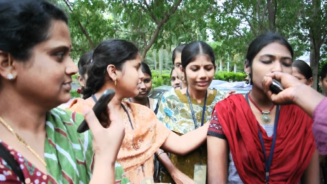 Kodai FM - ILAMAI EXPRESS at Erode Sengunthar College of Engg - with THARADEVI - update by SATHA