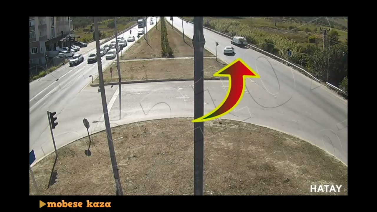 Ekim 2022 Mobese Kaza G&ouml;r&uuml;nt&uuml;leri - Car Crash Videos #40