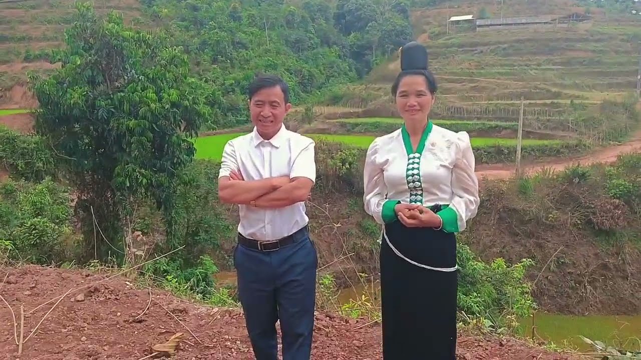Lò Bun  đi ăn cưới được Hà Bua mời đi hát giao lưu