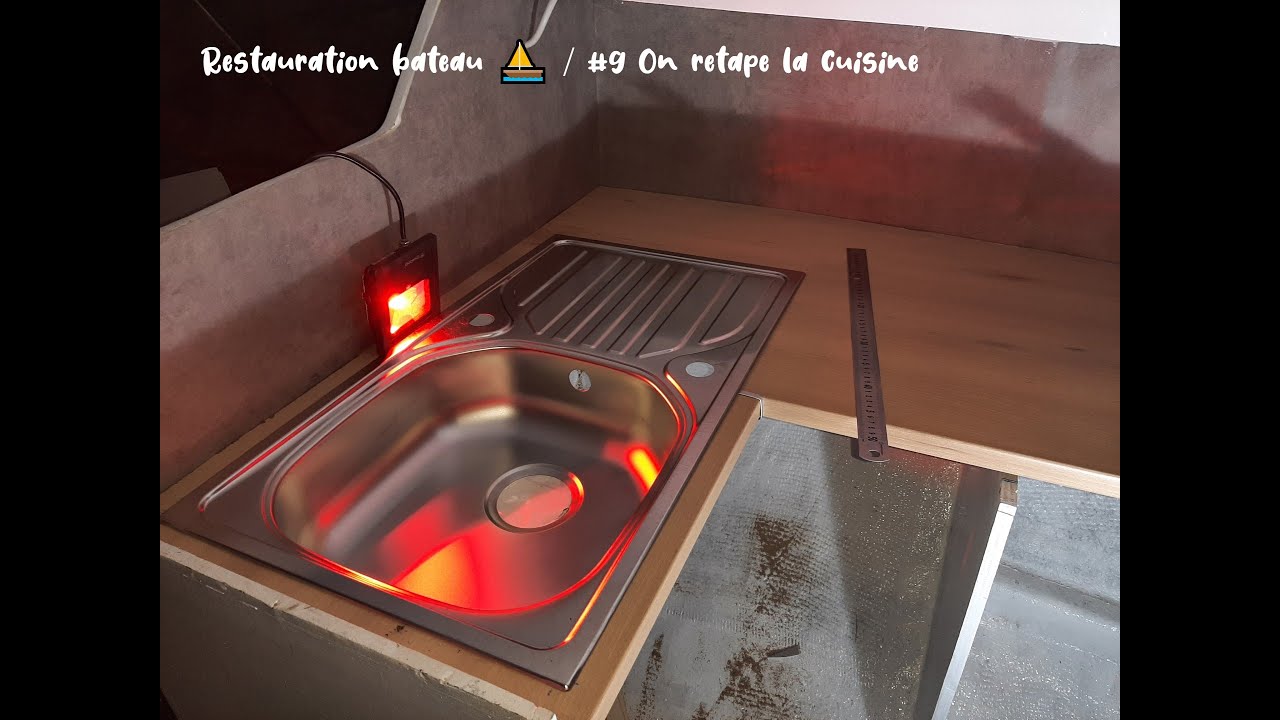 Restauration bateau ⛵️ / #9 On retape la cuisine (Bonne Année)