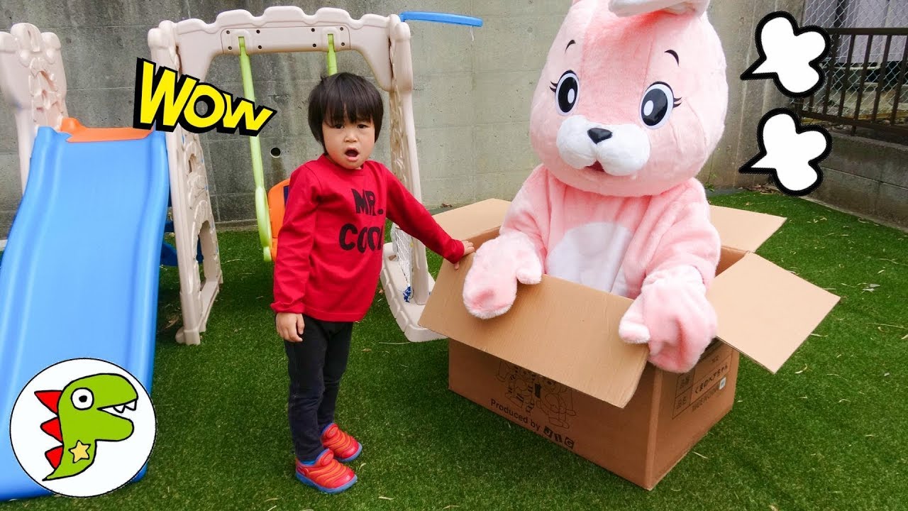 ウサギさんをお家で飼うよ！エサをあげたら大きくなっちゃった！トイキッズ
