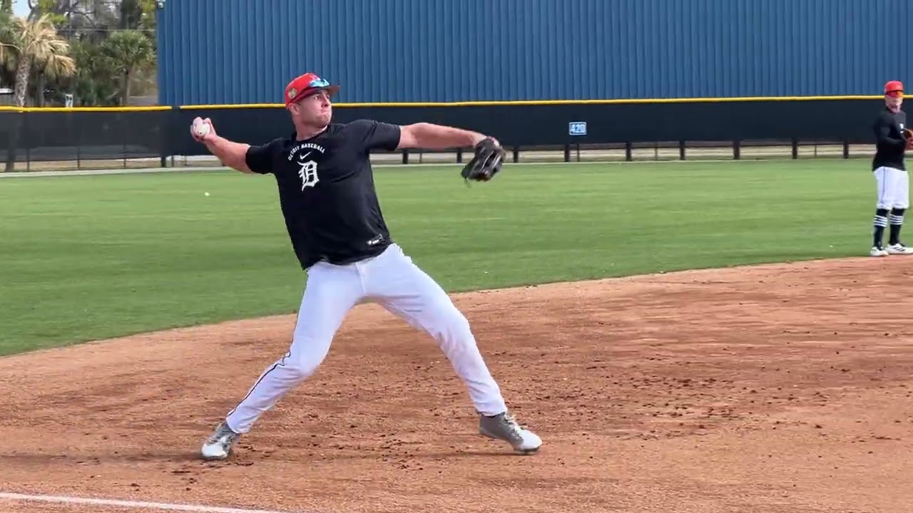 Watch Kevin McGonigle and Javier Báez share Tigers shortstop in drills