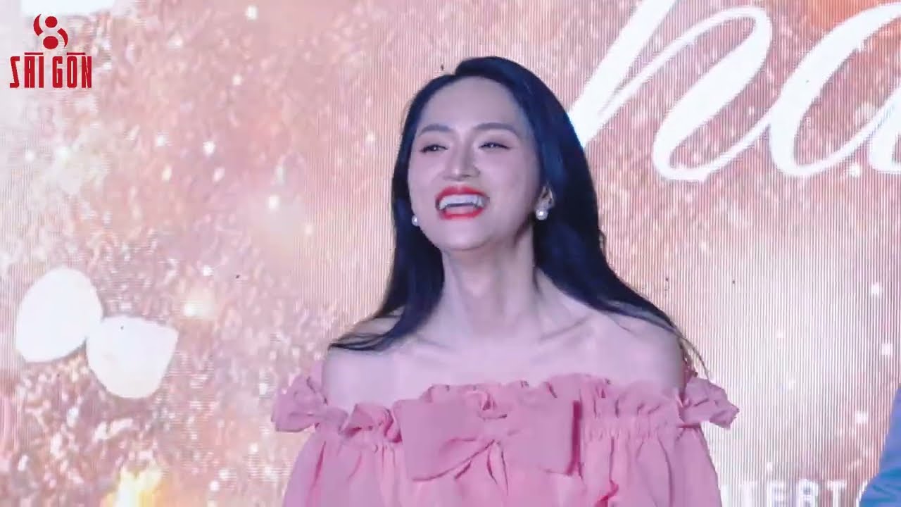 Hoa Hậu Hương Giang tiết lộ chồng tương lai của mình tại buổi Party cuối năm.