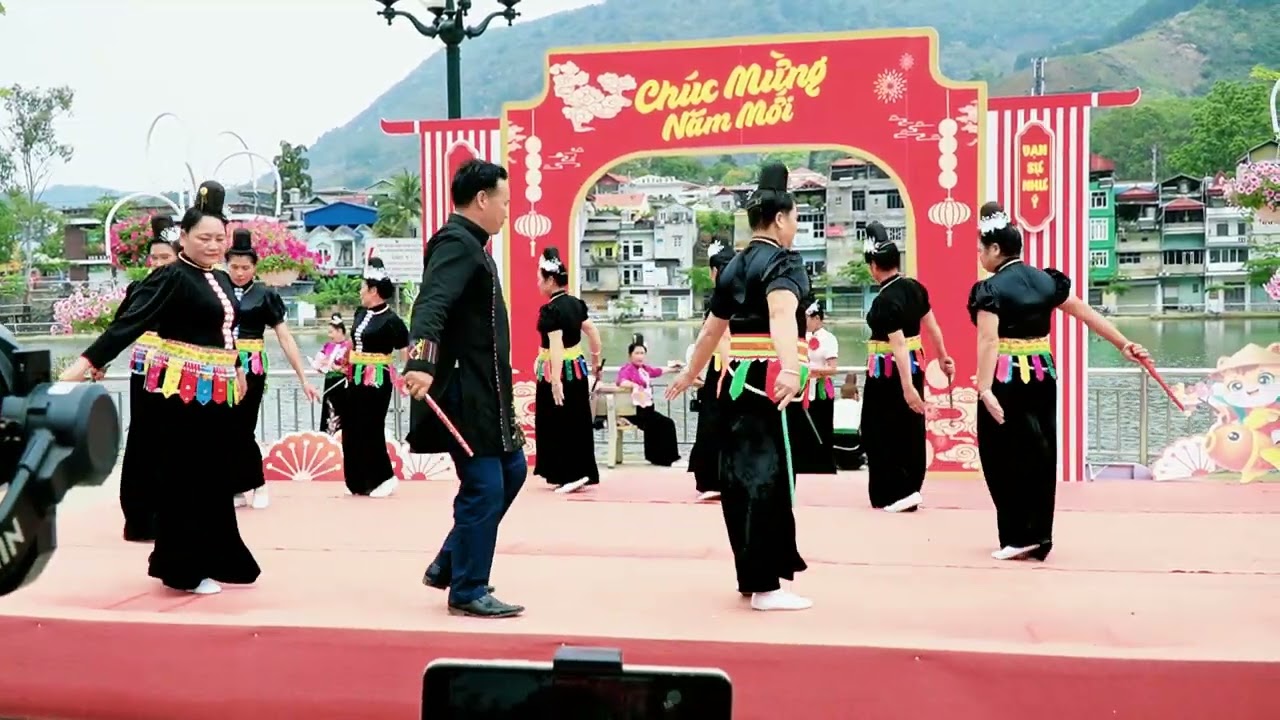 Đội mua chị chơ