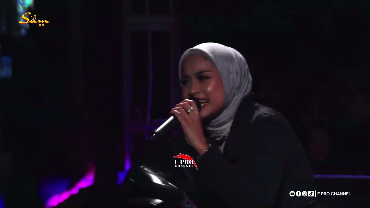 VIKA AMANDA MEGA MEGA KELABU