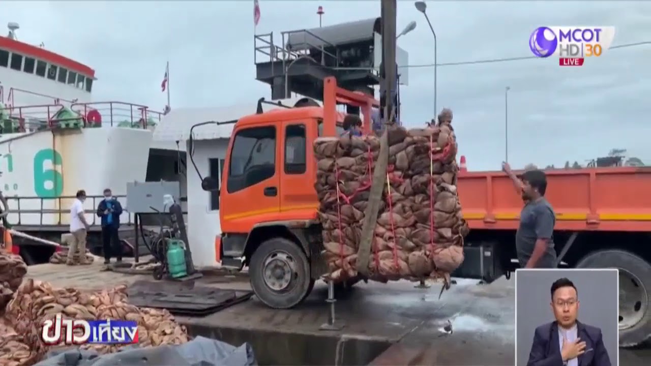 สะพานเทียบเรือเฟอร์รี่เกาะสมุยขาด รถบรรทุกหวิดตกทะเล