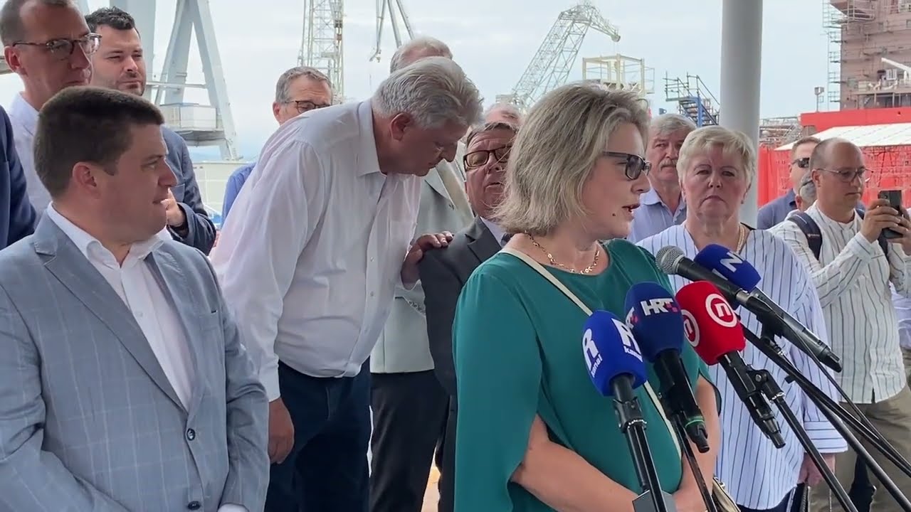 Porinuće pontona kobilice i novogradnje u brodogradilištu 3. Maj