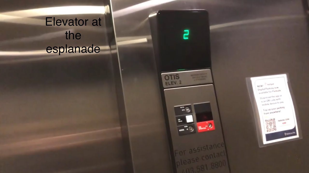 My first elevator video my first one at the esplanade