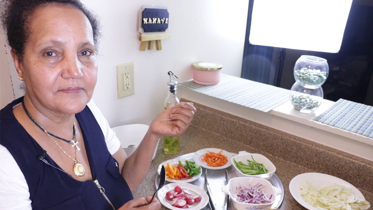 Ethiopian Food/Fennel - How to Make Enslal Soup and Salad  - የእንስላል ሾርባ እና ሰላጣ አሰራር
