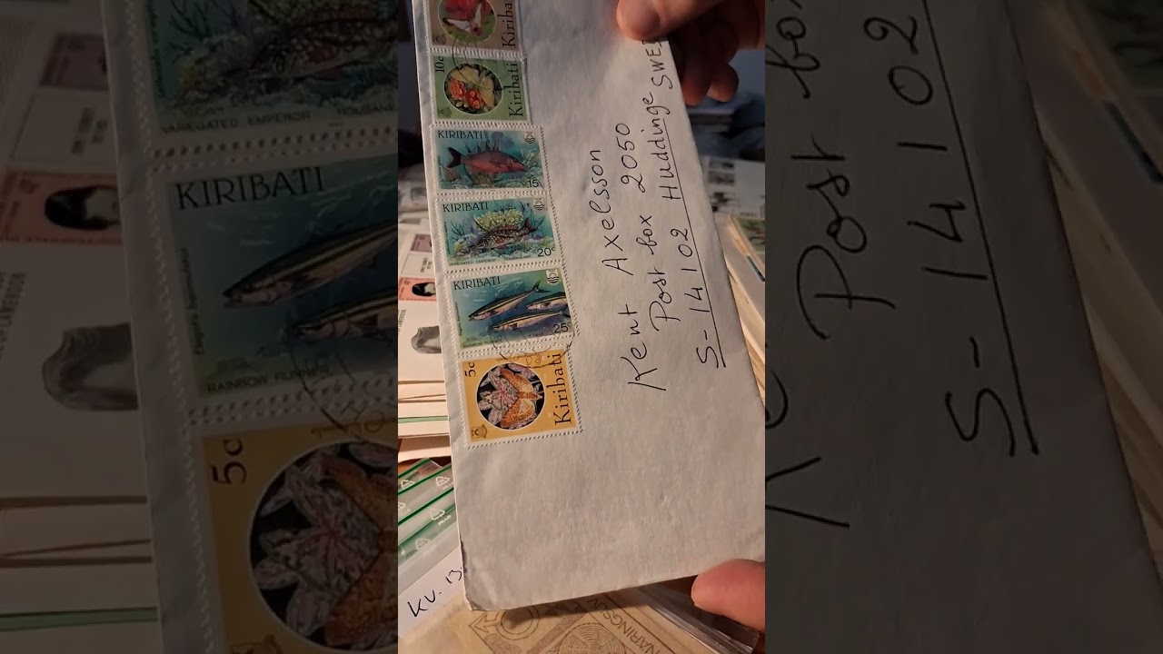 Paketöppning med frimärken jag köpte på Tradera.
