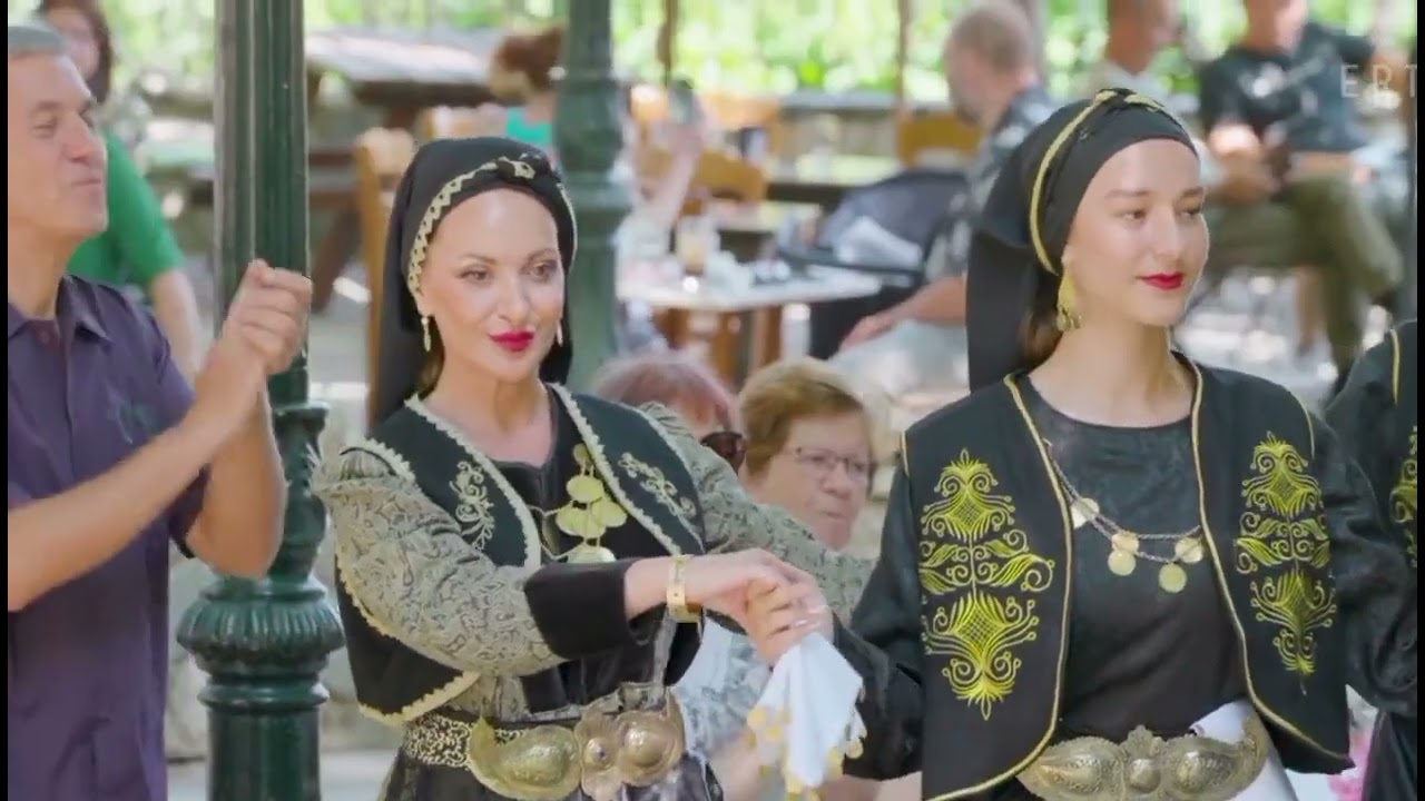 Της Γαλανής το φόρεμα 