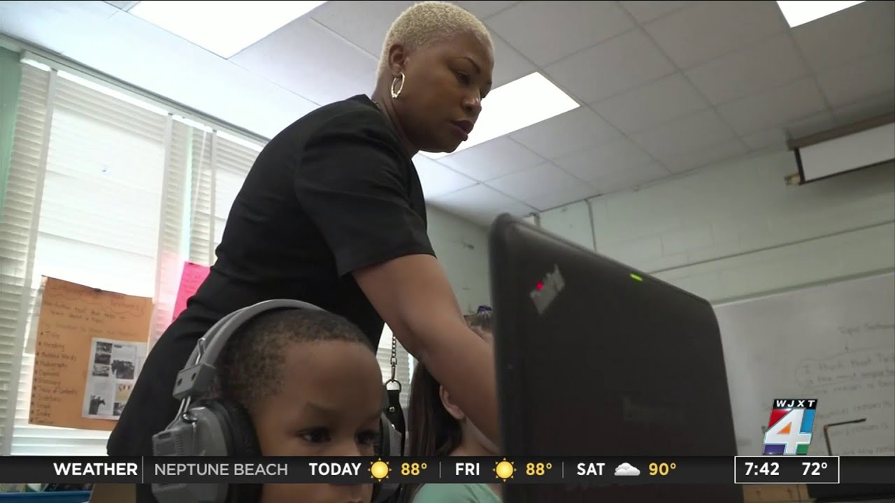 Florida Public School Teachers and Principals Will Get Bonus