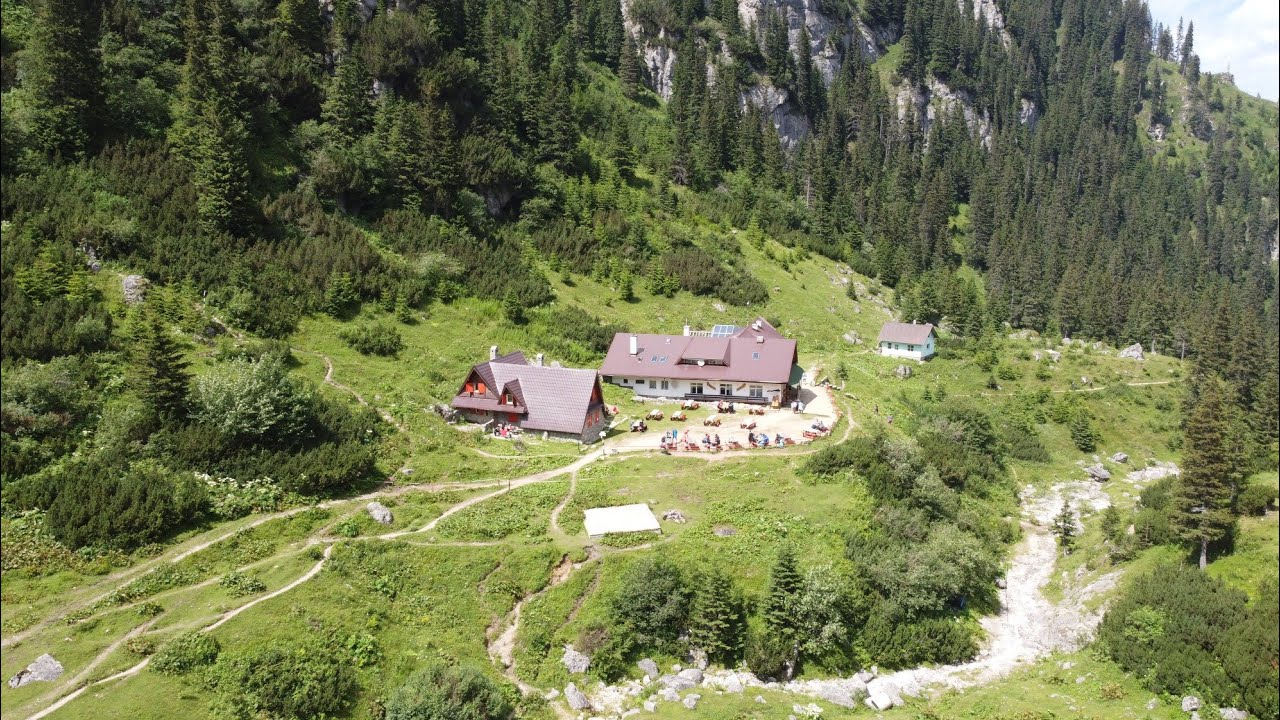 CABANA MALAIESTI prin VALEA GLAJERIEI, Munții Bucegi, Traseu Cabana Mălăiești, România 4K DRONA