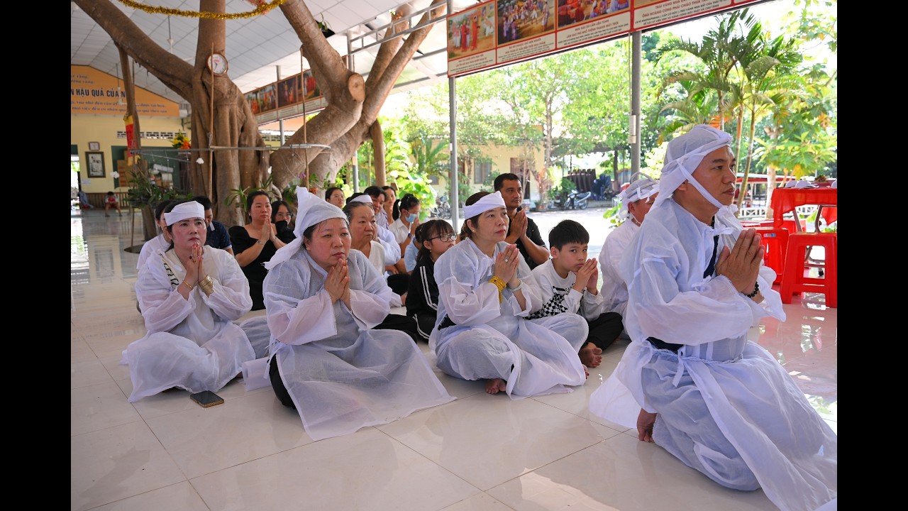Lễ cầu siêu ông Huỳnh Văn Sum