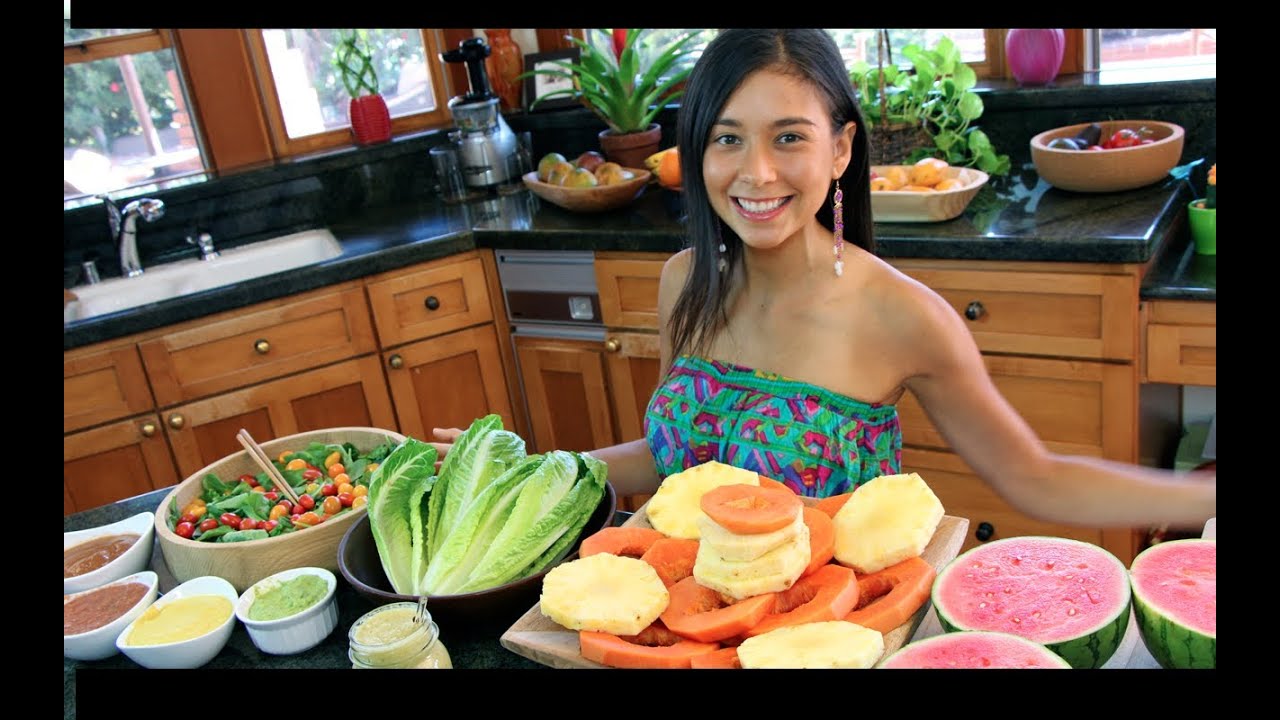 What a Raw Vegan Eats in a Day!