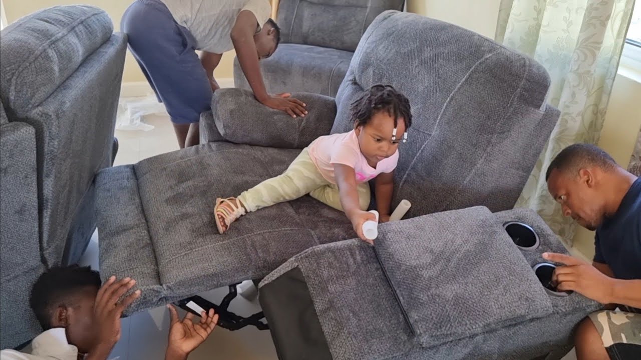 Unboxing huge settee - JJ chose it and we all love it - big sofa
