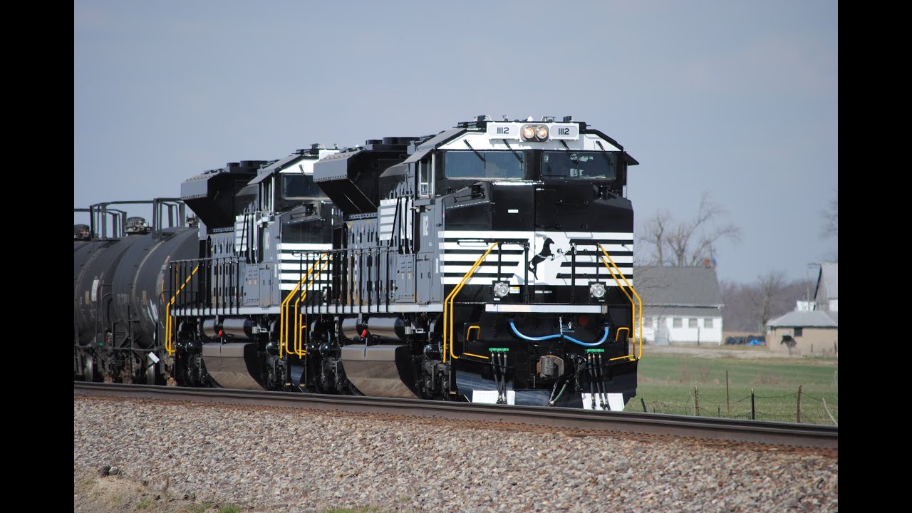 HD: 3/25/14 BRAND NEW NS SD70ACe's 1112 & 1110 lead NS 167