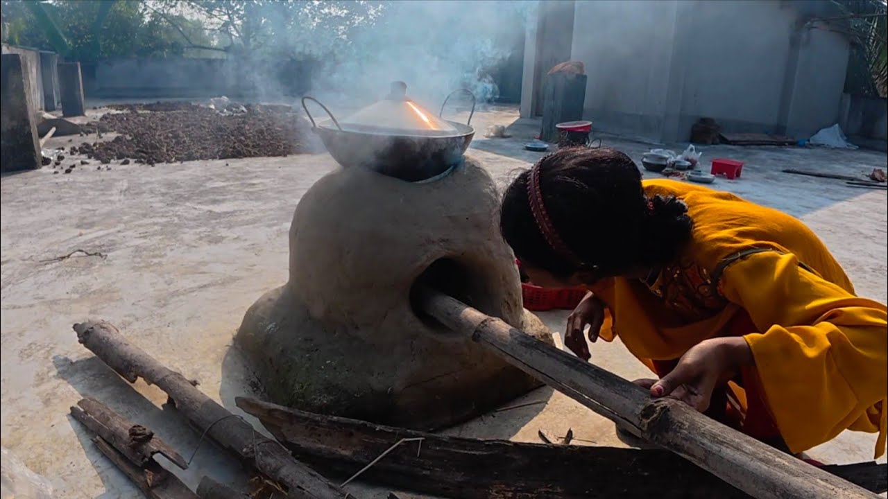 Traditional Clay Stove Cooking! Village Girl Prepares Delicious Beef Curry Over Wood Fire 🇺🇸