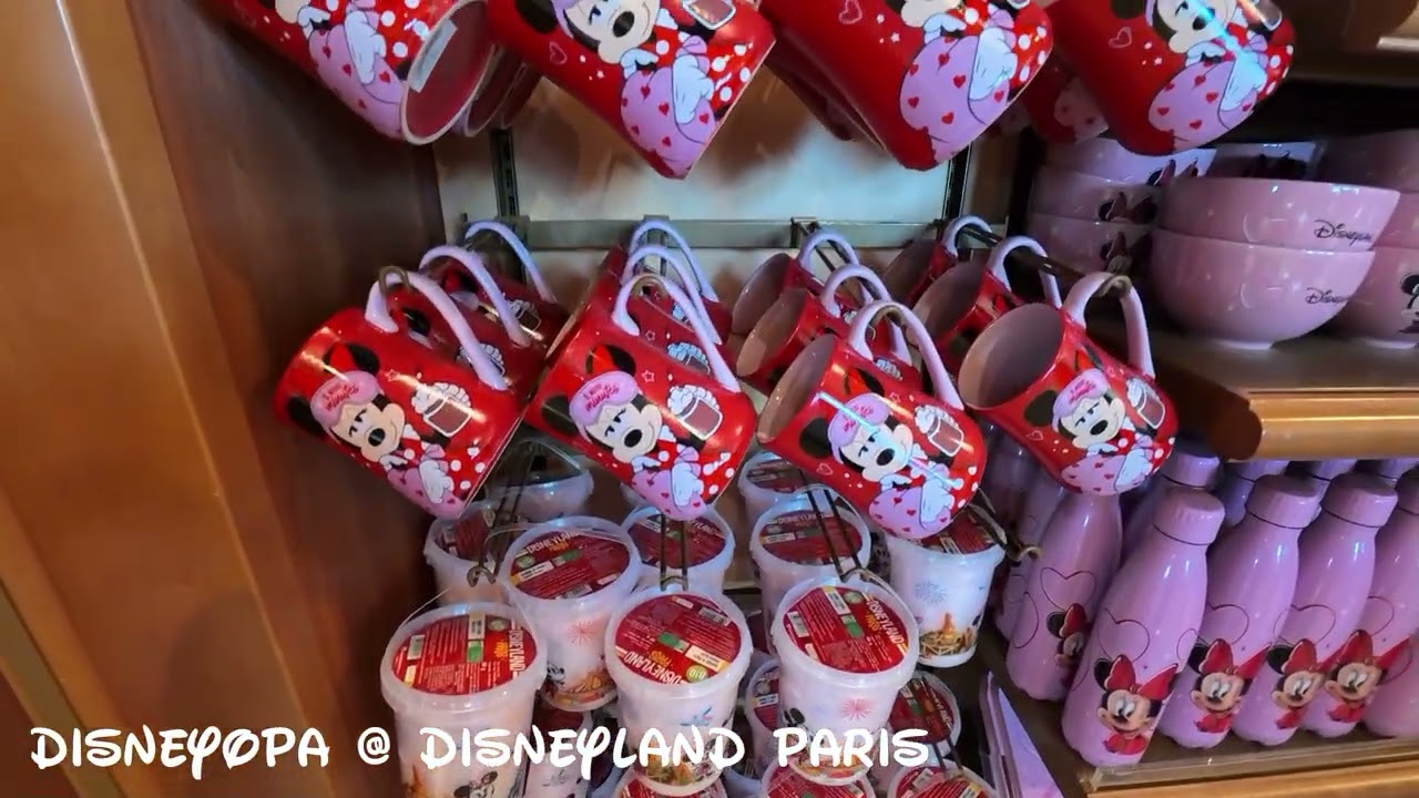 WORLD OF DISNEY 8/8 SHOP WALK THROUGH - Disneyland Paris - DisneyOpa