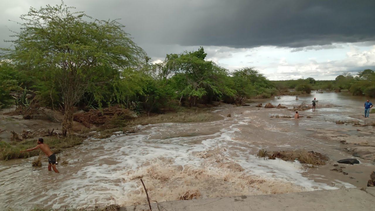 CHEIA DO RIO DA CHATA APÓS A FORTE CHUVA NA REGIÃO VEJAM LAJEDO-PE 02-03-2026