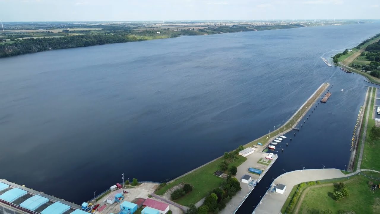 Jezioro Włocławskie - Zalew Włocławski i fragment rzeki Wisły tuż za stopniem z Drona - 21.08.2023