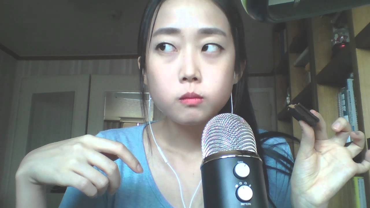 Korean ASMR 수입과자 먹기 냠냠 eating new snacks