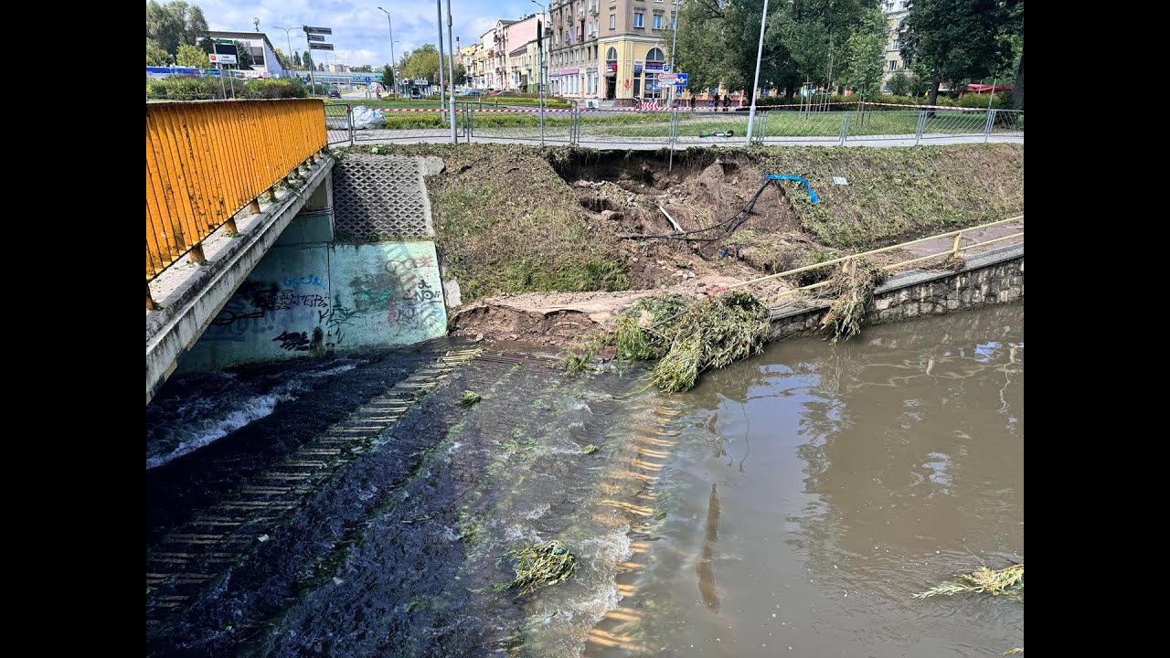 Potężna burza nad Kielcami. Grad, zalane ulice, połamane drzewa i zniszczone domy