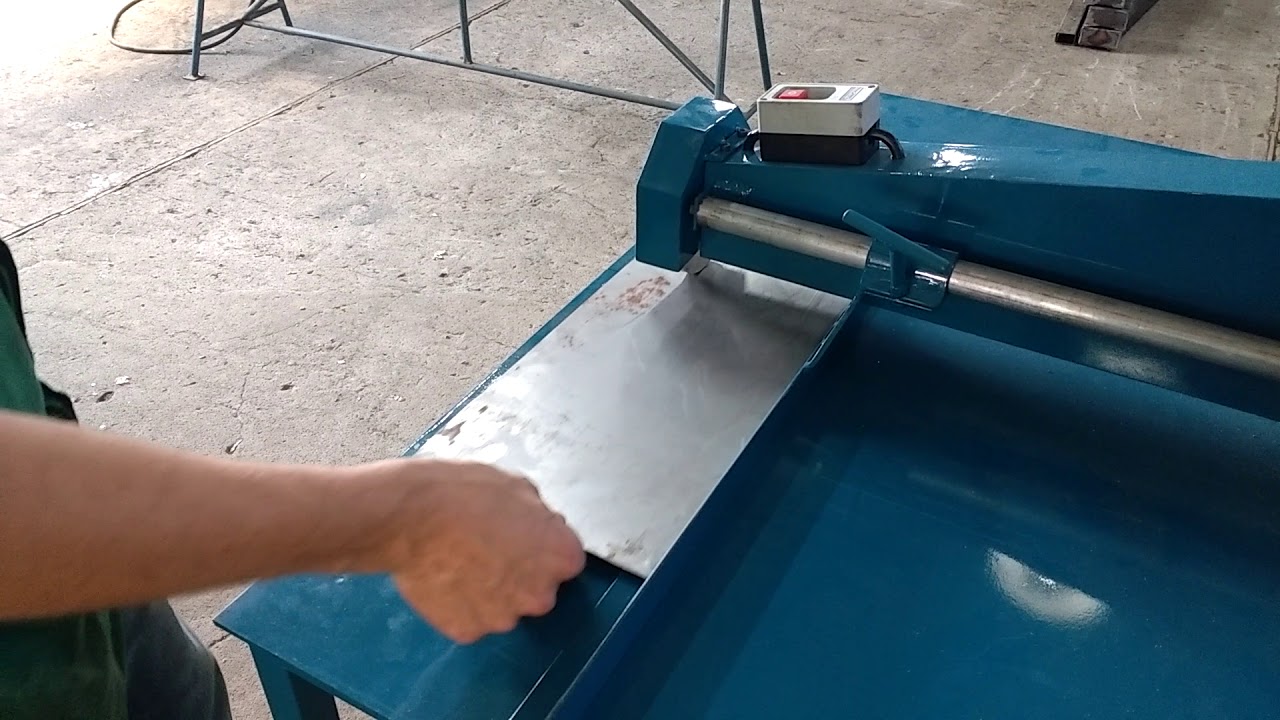 Tesoura rotativa para chapas metálicas.