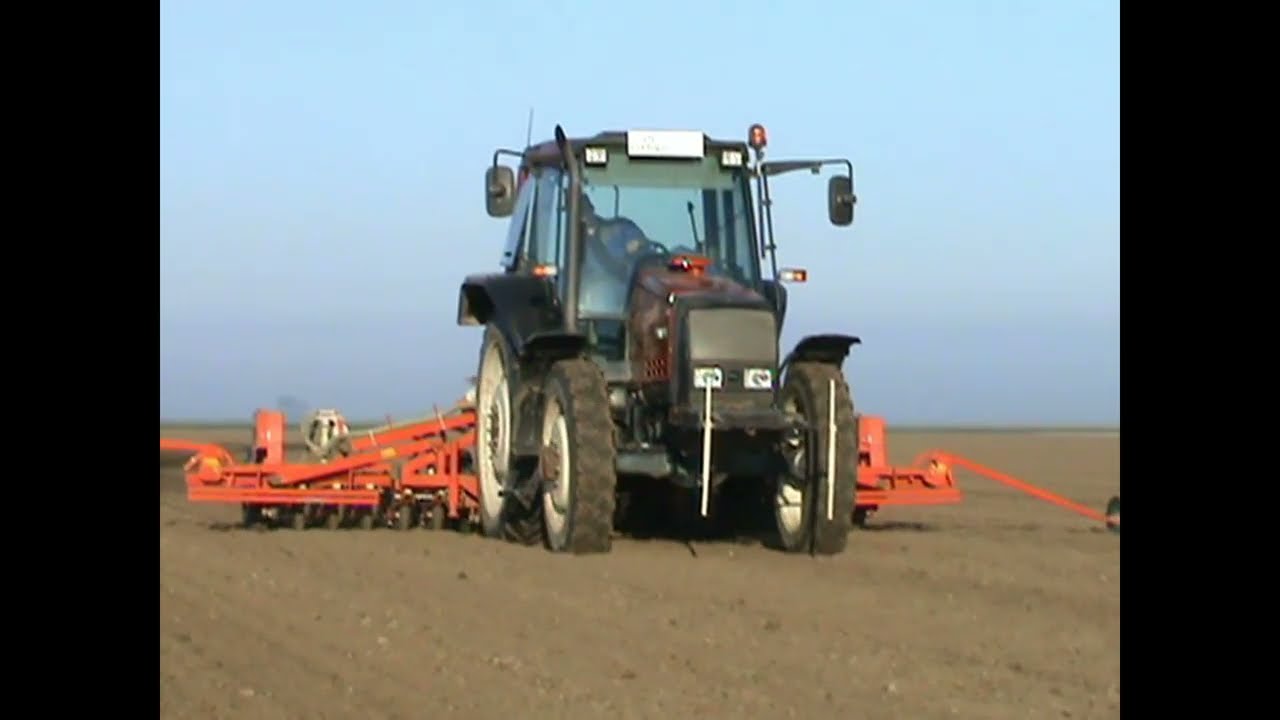 VALTRA AND KVERNELAND ACCORD PRECISION DRILL