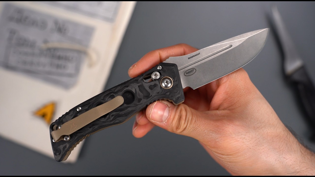 Нож Benchmade Mini Auto Adamas сталь MagnaCut рукоять Black Carbon Fiber (2730-03)