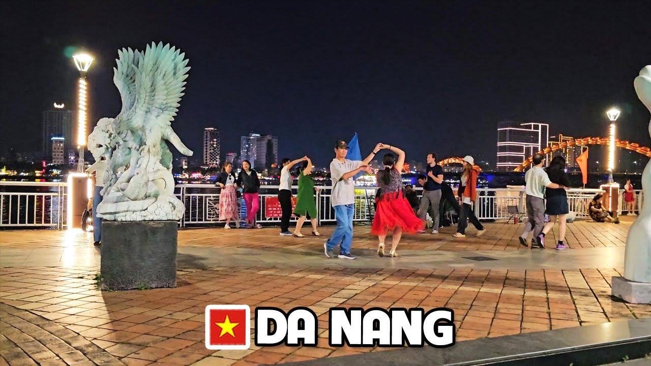 DA NANG Vietnam Nightlife - Chill Vibes at Bach Dang Walking Street and Han River At Night