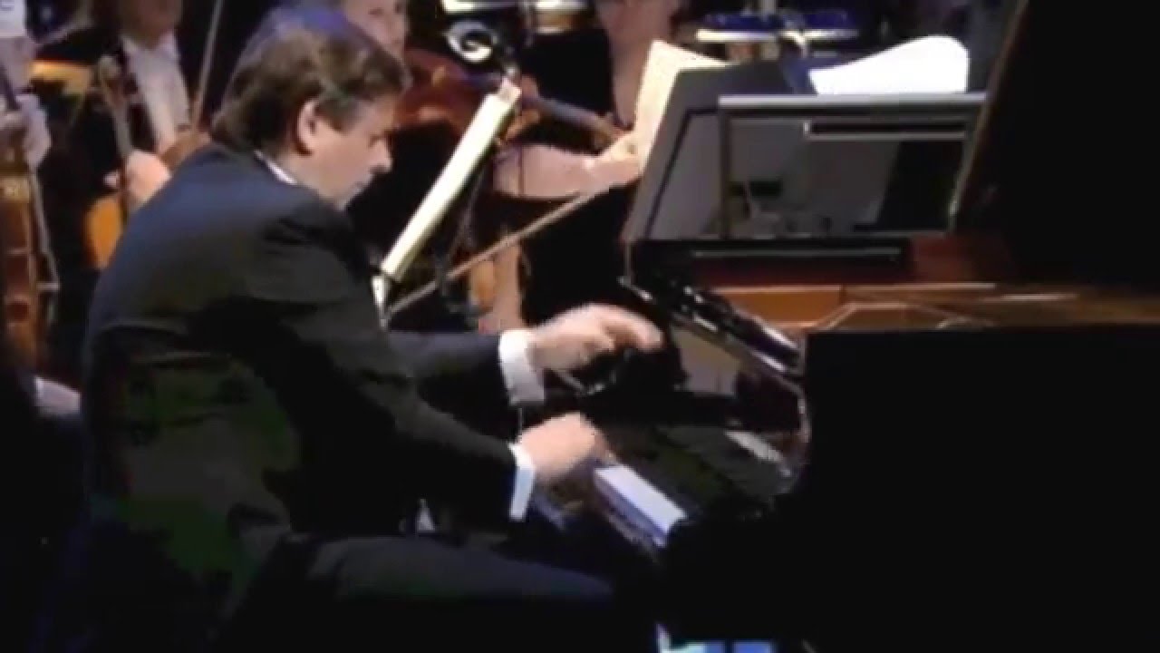 Jablonski plays Tchaikovsky