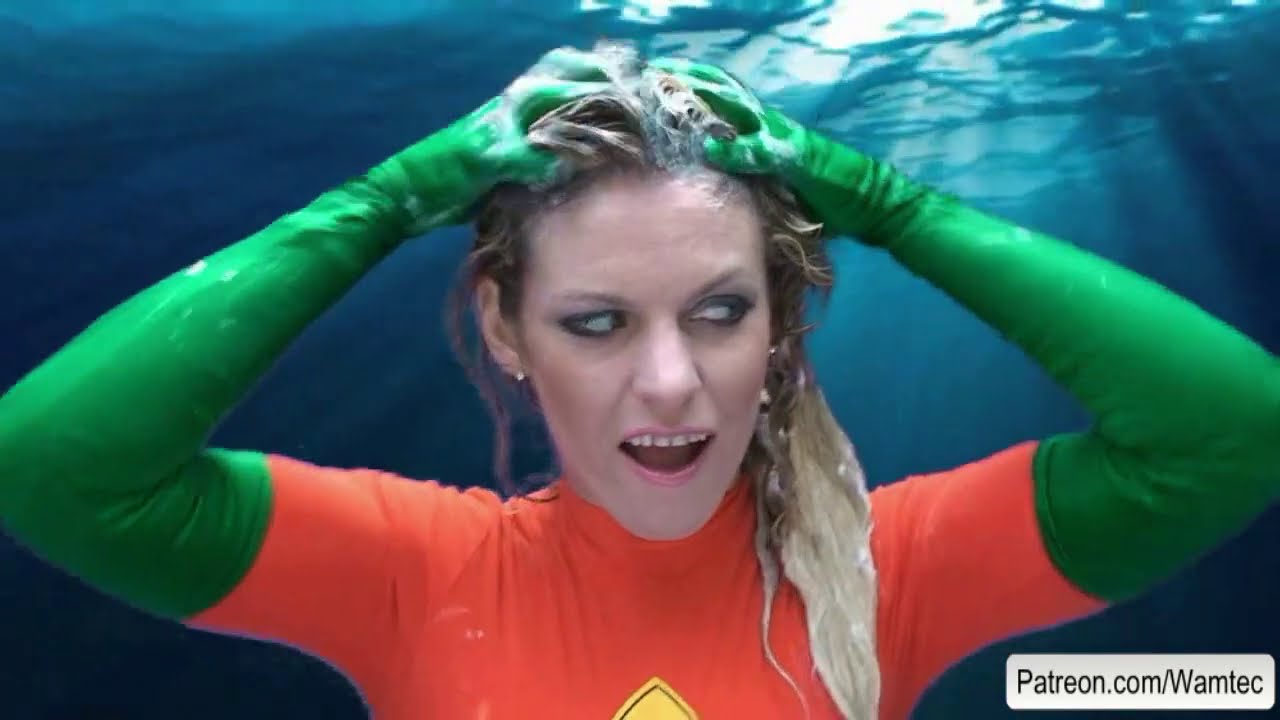 Aquagirl's Hairwash - Taylor Nix