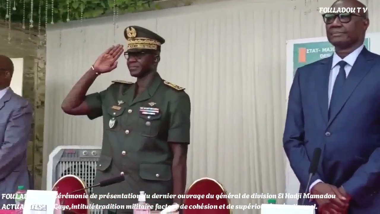 Cérémonie de présentation et de dédicace de l'ouvrage du général de division El Hadji Mamadou Gaye. 