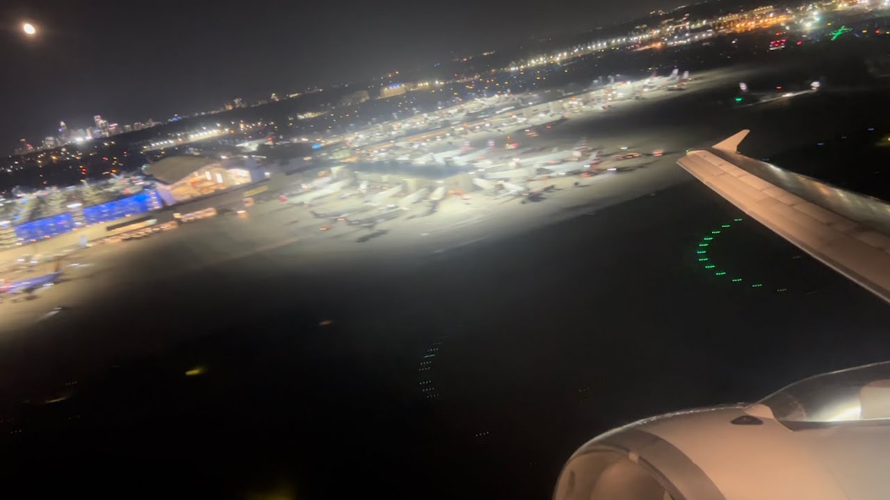 American Airlines Airbus A320-200 Night Takeoff From Charlotte Douglas International Airport