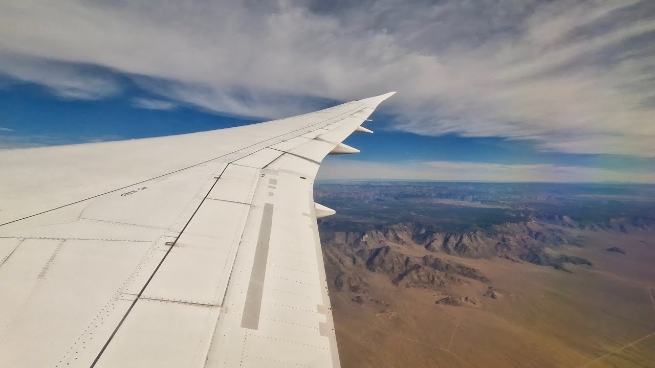 American Airlines 787-8 Landing At Las Vegas Harry Reid Airport 