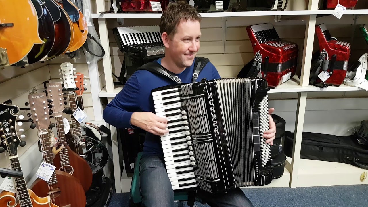Mark plays a Hohner Morino V S @ Hobgoblin Music Birmingham