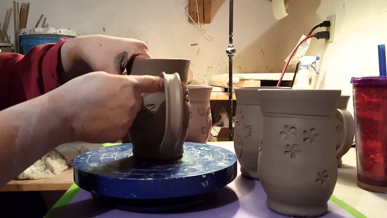 How to attach a handle to a thrown mug