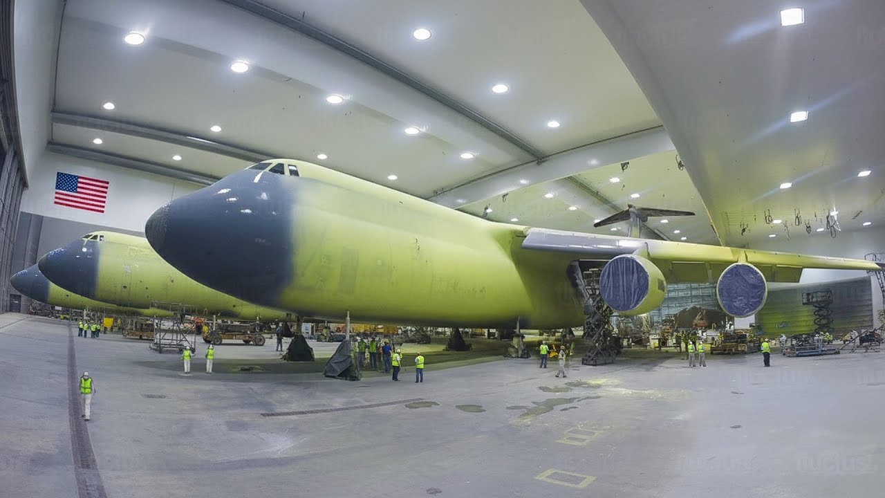 Inside Restricted Hangar Repainting US Air Force’s Largest Aircraft Ever Built