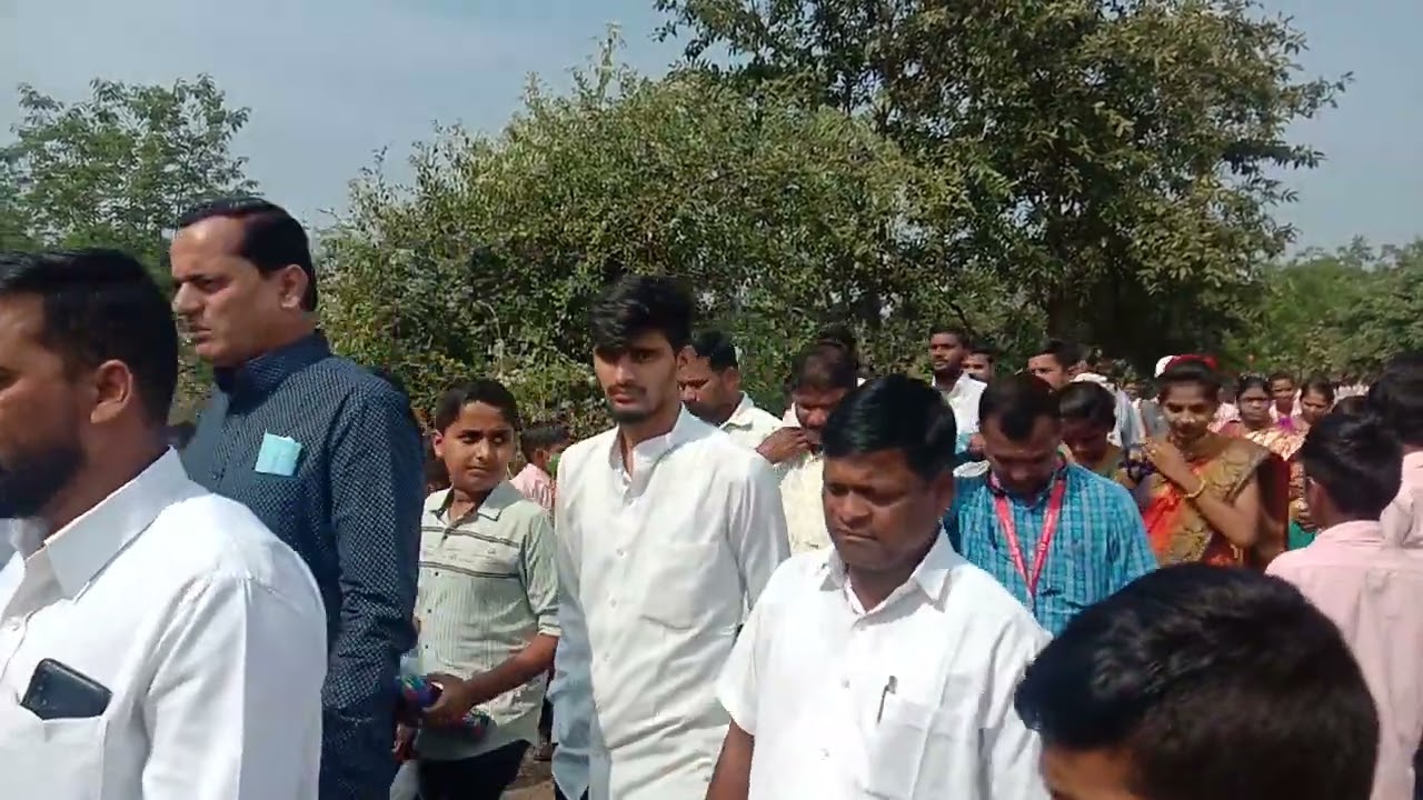 कॉ , जे .पी . गावित साहेब वाढदिवस करताना स्वागत करताना विध्यार्थी,