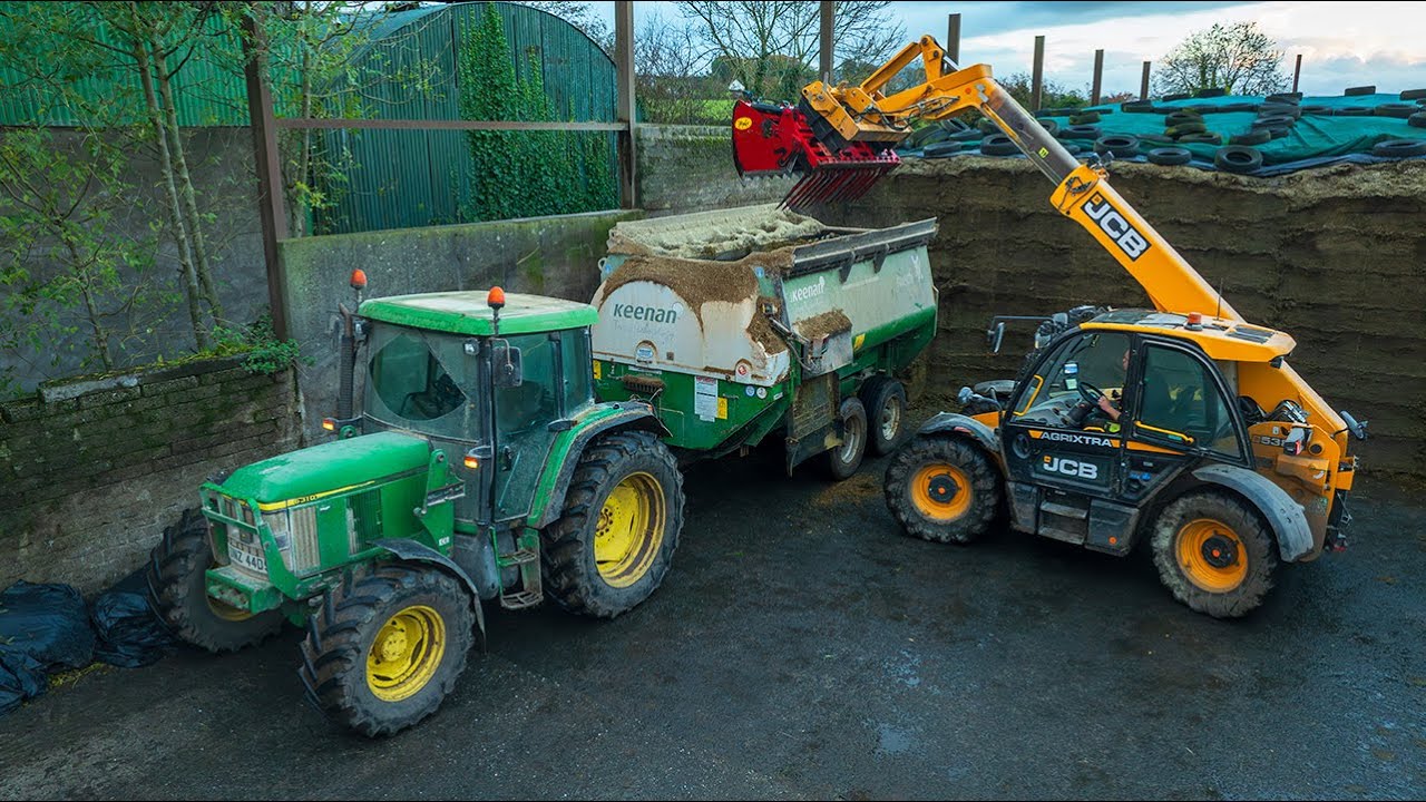 Winter Feeding | John Deere 6310 & Keenan Diet Feeder | JCB 536-60