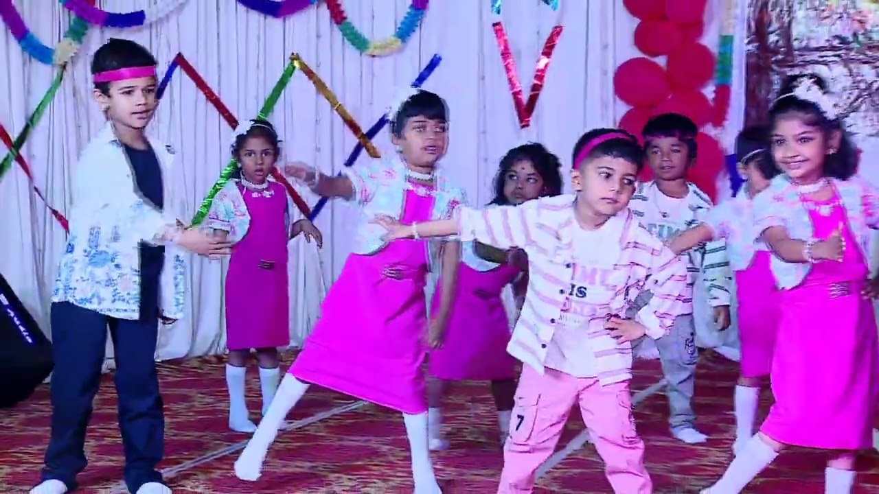 JKG dance performance 