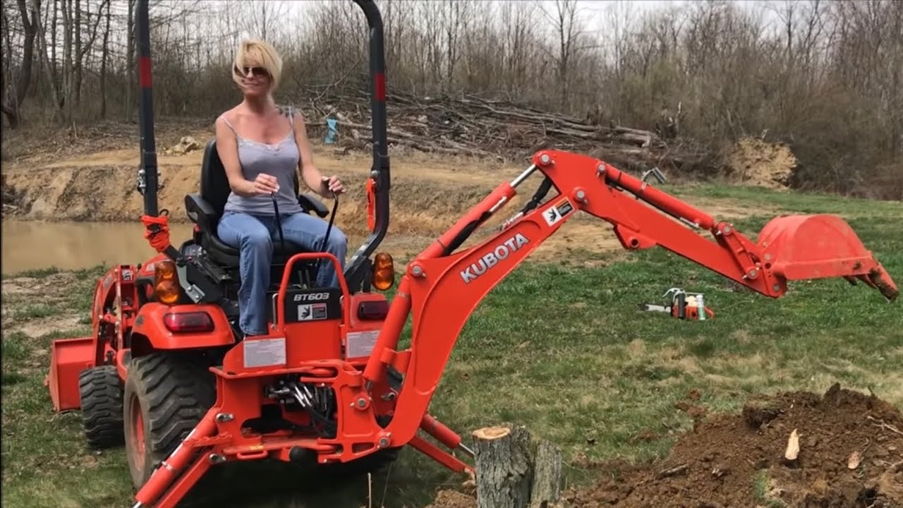 Her first time getting the tractor dirty and it got colder, Kubota Loader Backhoe