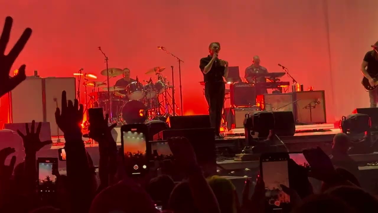 MCR - Helena (bonus song!) - The Black Parade at WWWY 2024 Day 2 (live 4K)