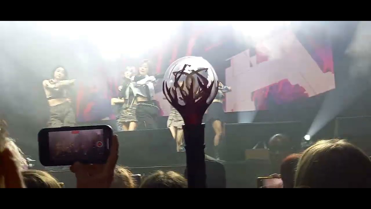 [EF] DREAMCATCHER - Boca (Paris 24.11.2022)